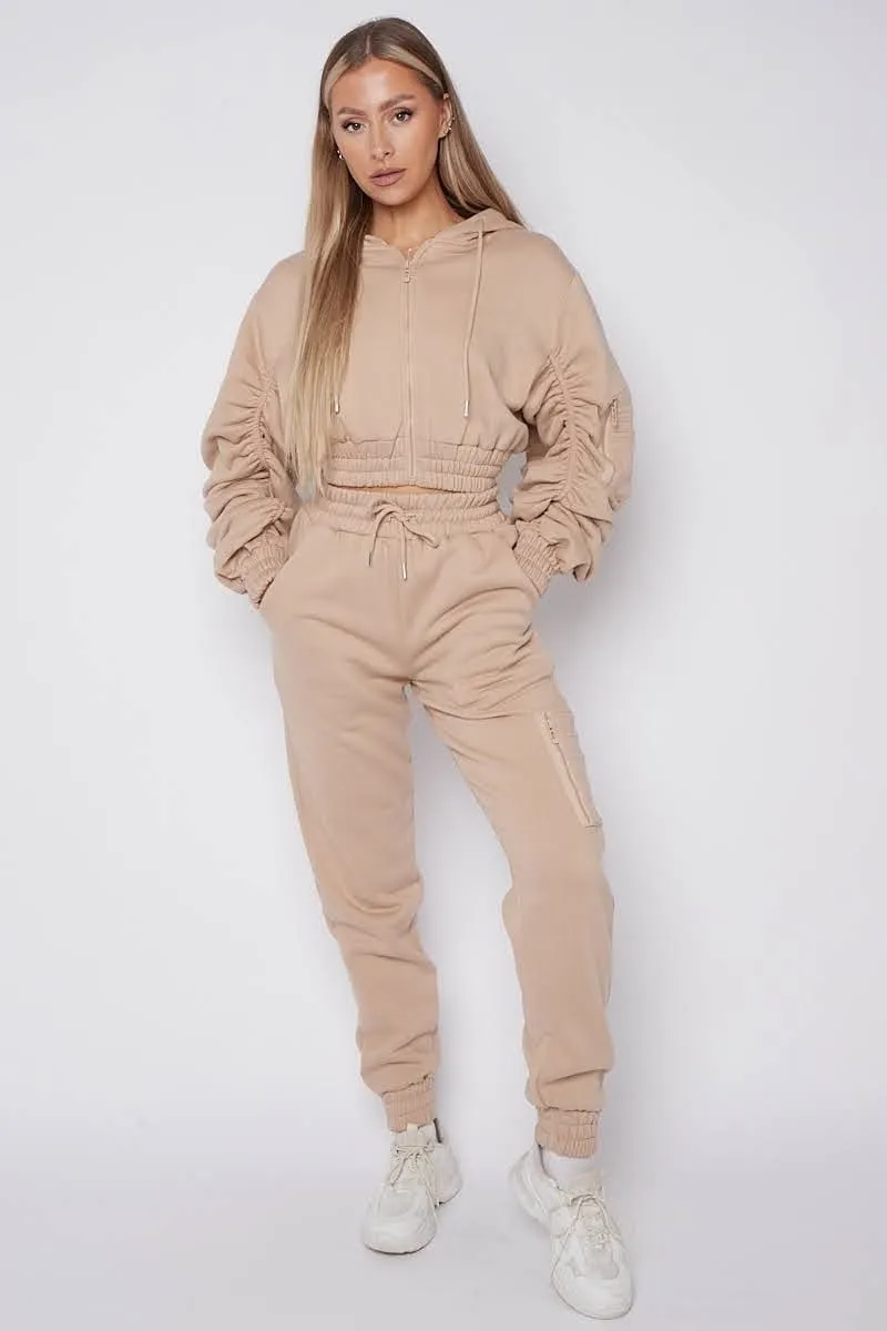 Cropped Boxy Hoodie & Cuffed Joggers