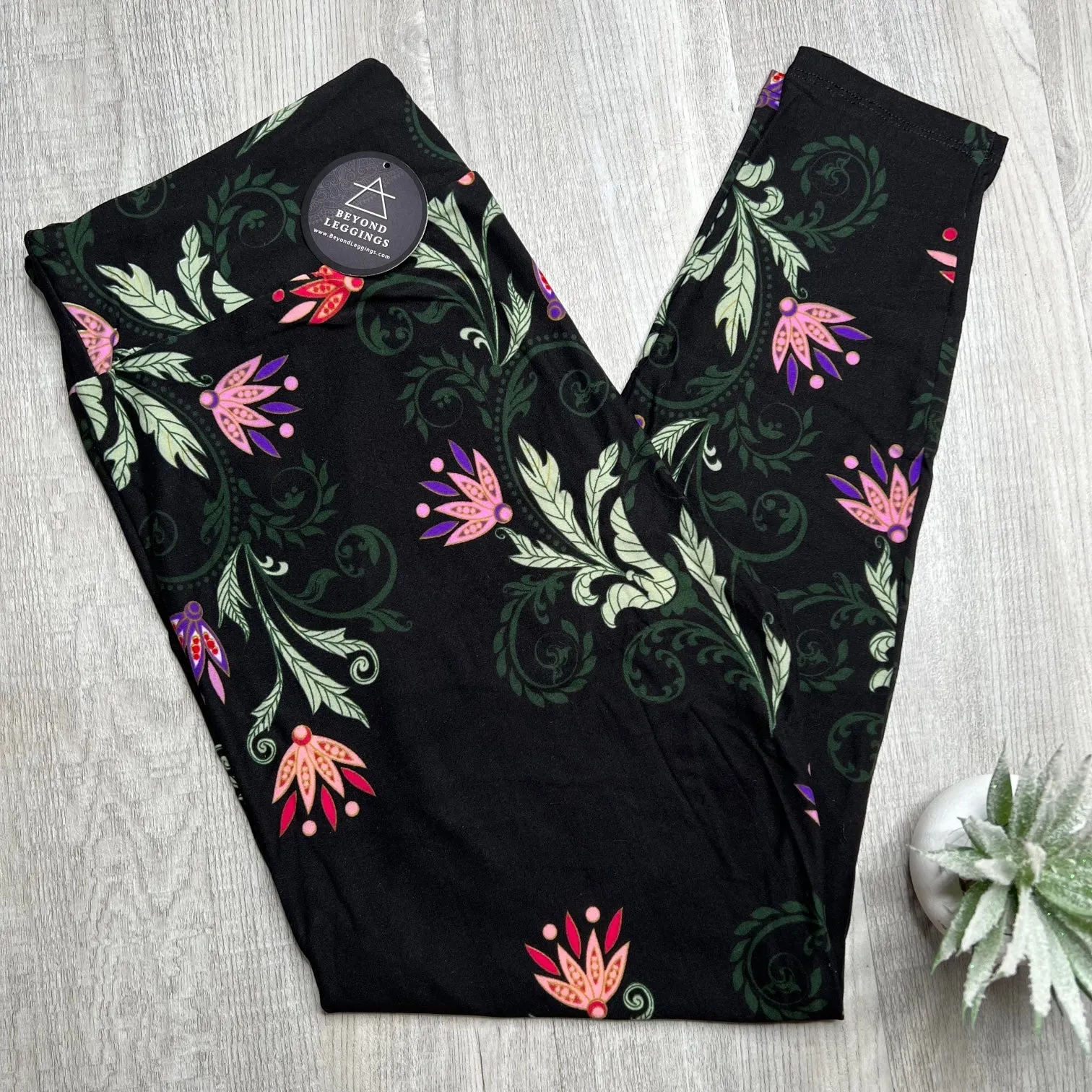 Floral Swirls Dark Soft Leggings