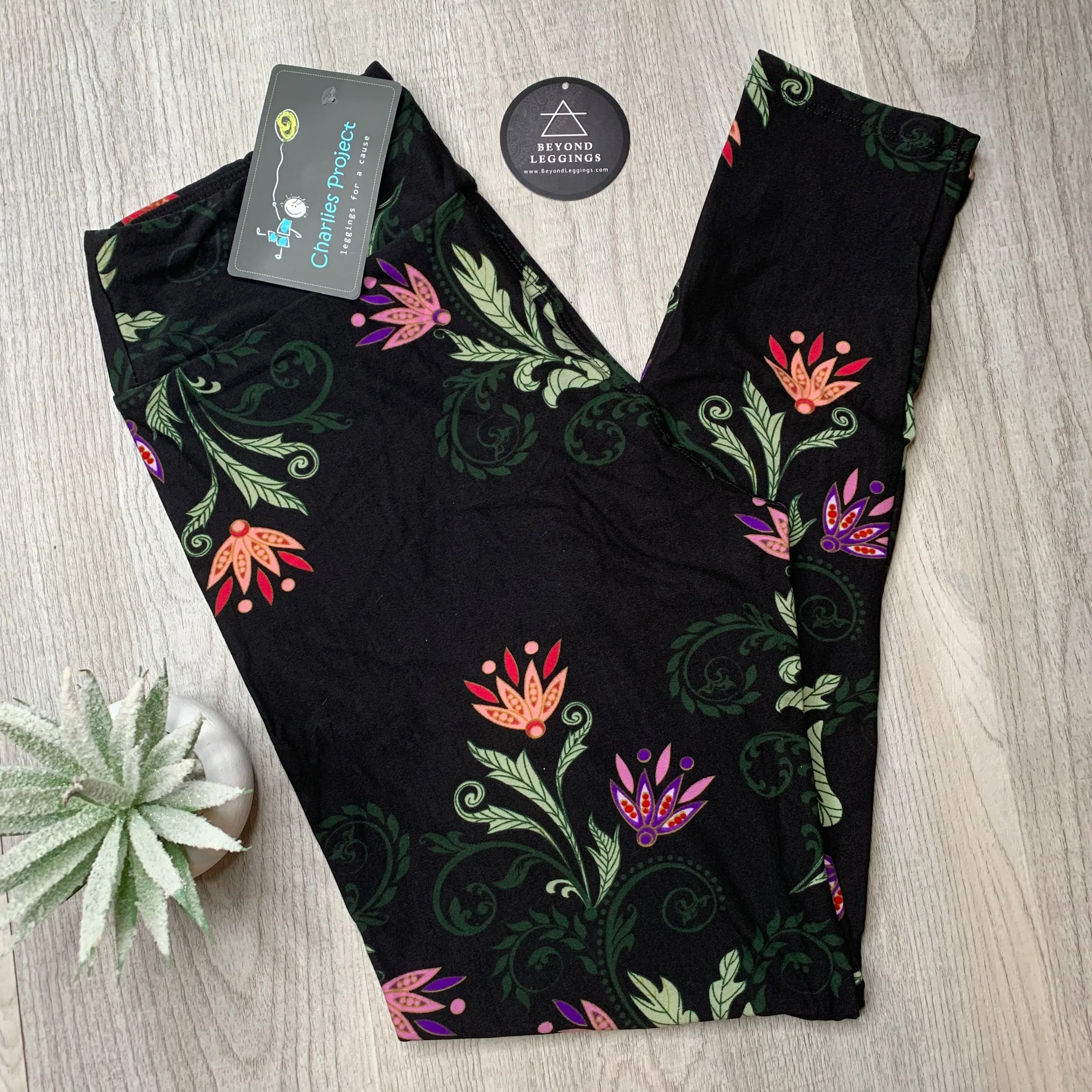 Floral Swirls Dark Soft Leggings