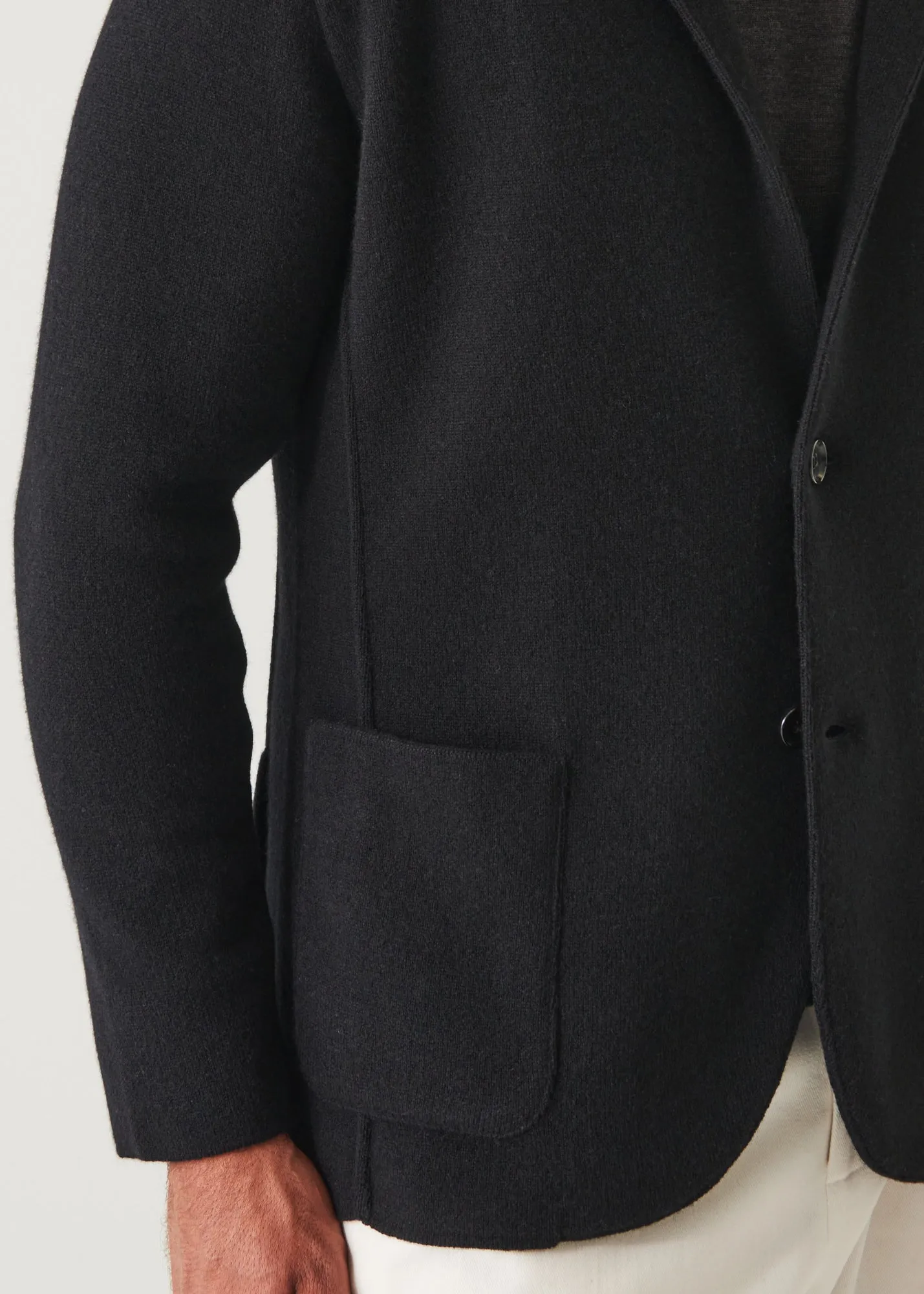 ITALIAN CASHMERE TWO-BUTTON BLAZER