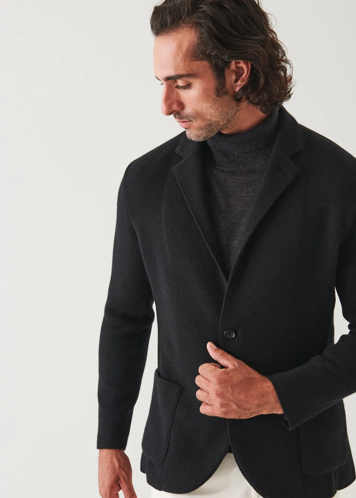 ITALIAN CASHMERE TWO-BUTTON BLAZER