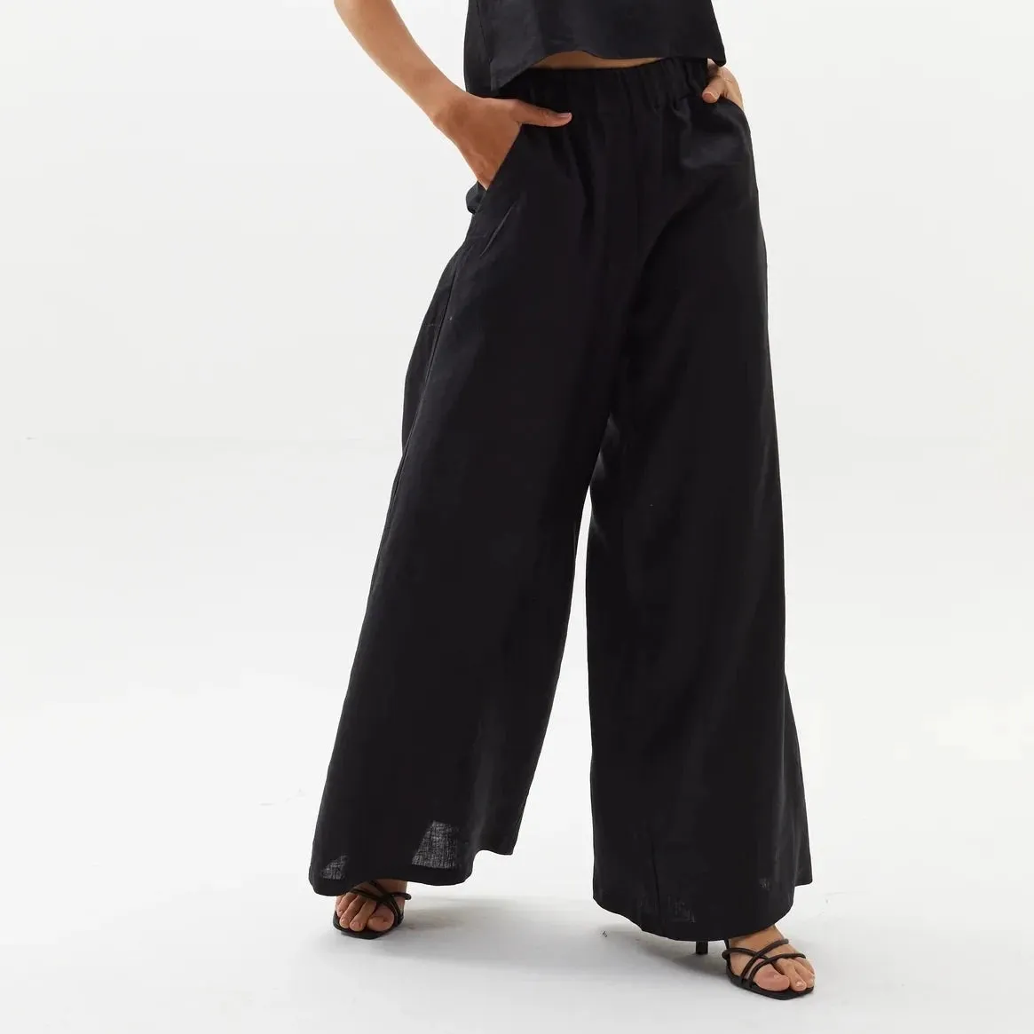 Lanhatropy Cape Pants - Black