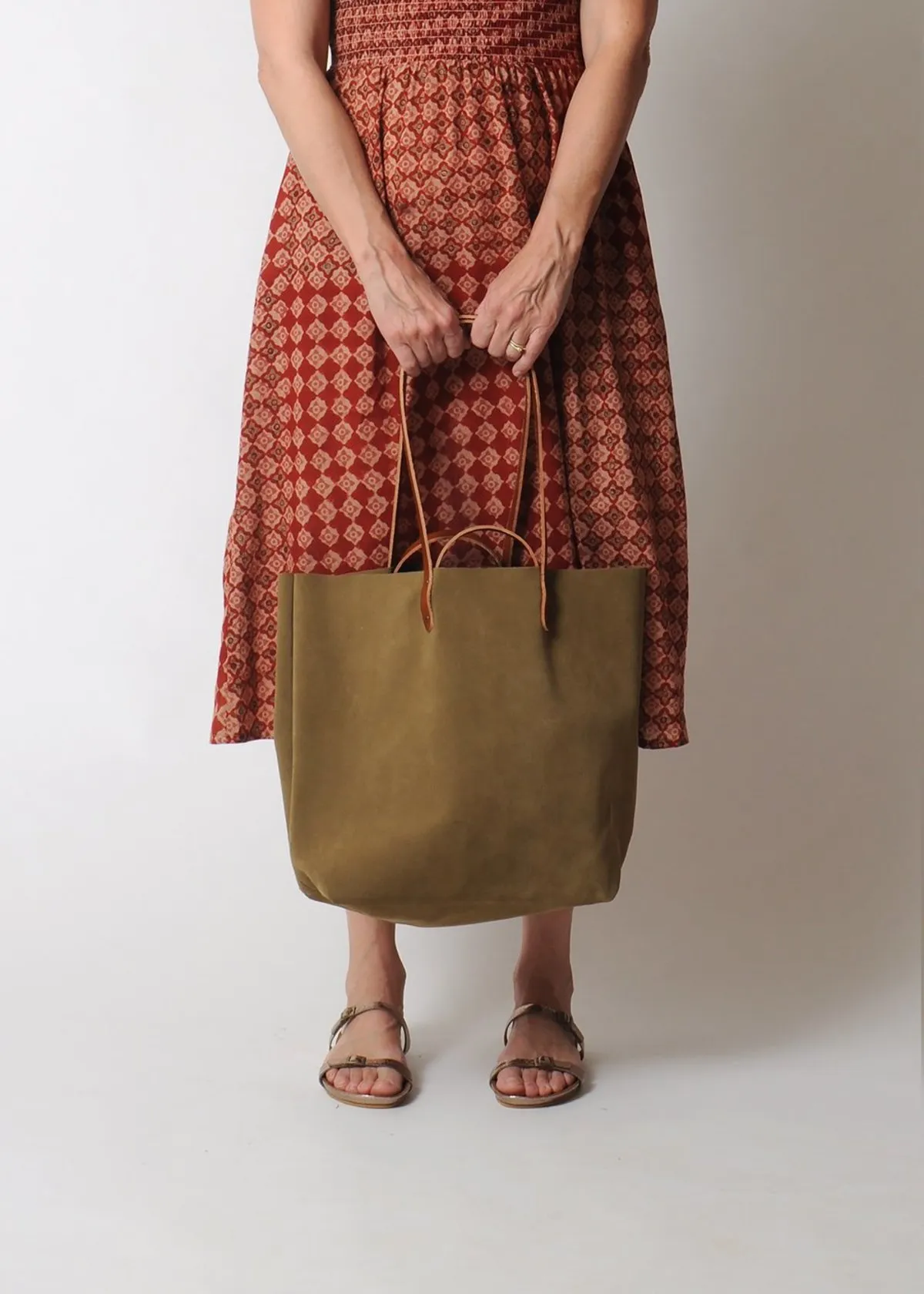 Lost + Found Suede Tote Bag - Tabac/Marine