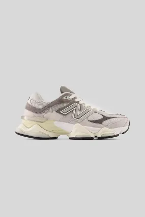 New Balance Unisex 9060 Sneaker in Rain Cloud with Castlerock and White