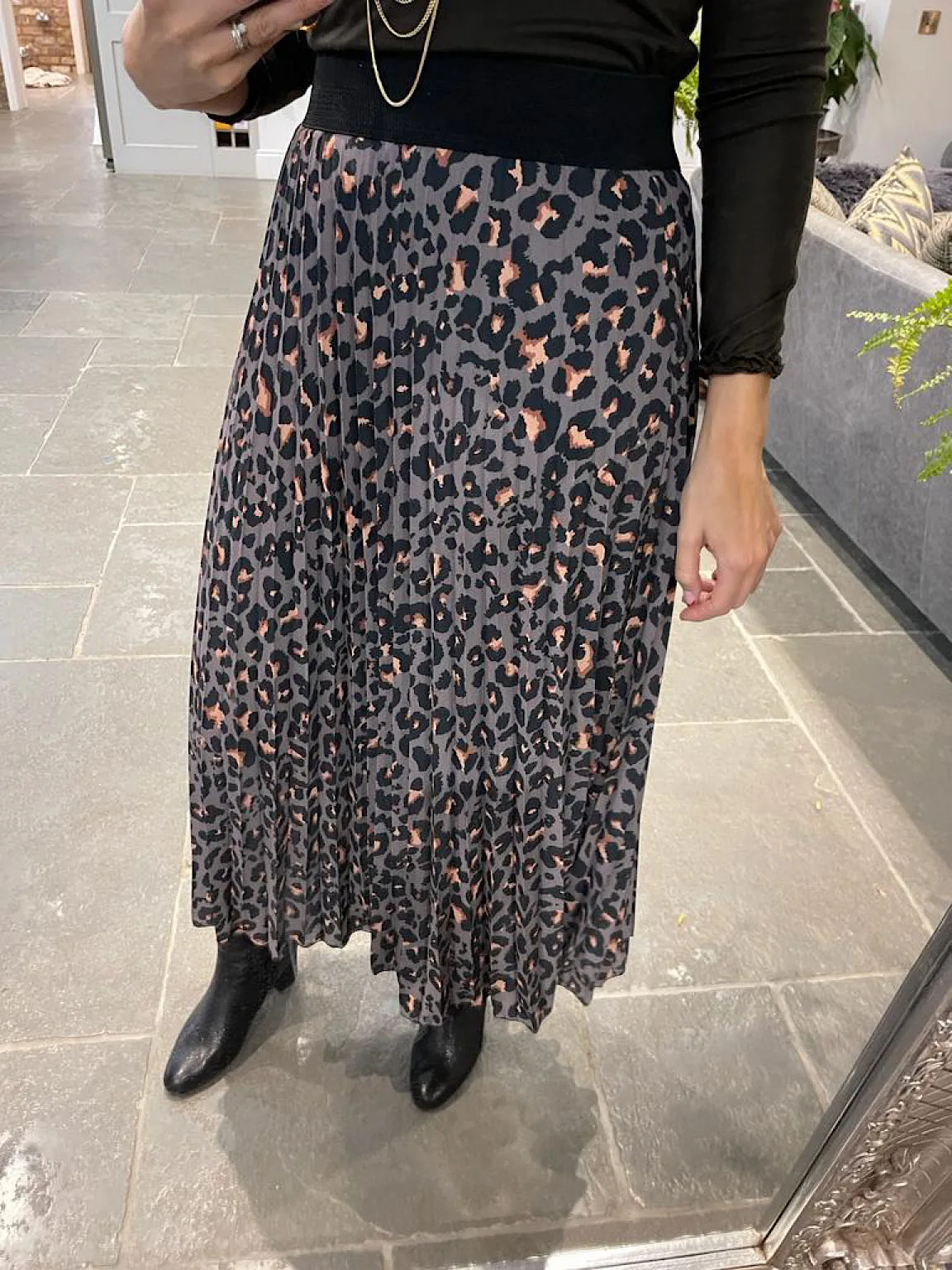 Pleated Leopard Skirt Nellie