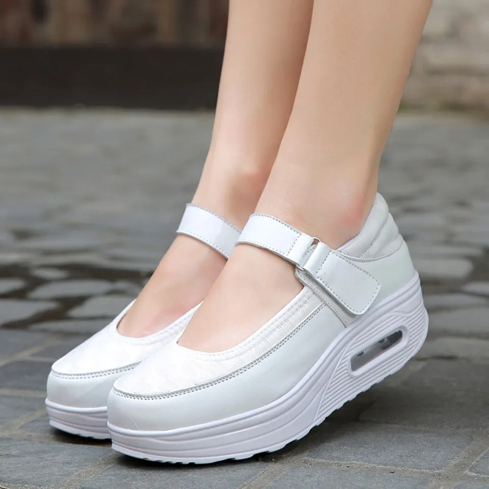 Women's Solid Concise Style Slip-on Round Toe Flat Platform Casual Shoes