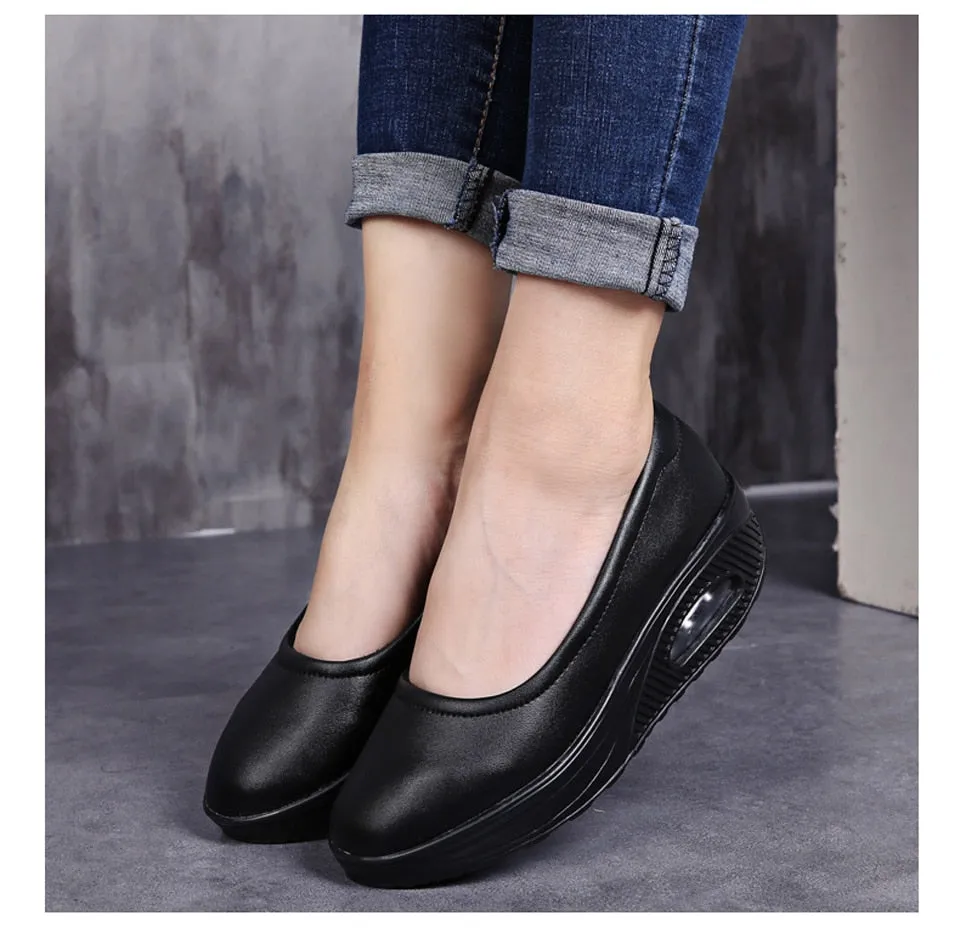 Women's Solid Pattern Black Color Slip-on Round Toe Casual Shoes